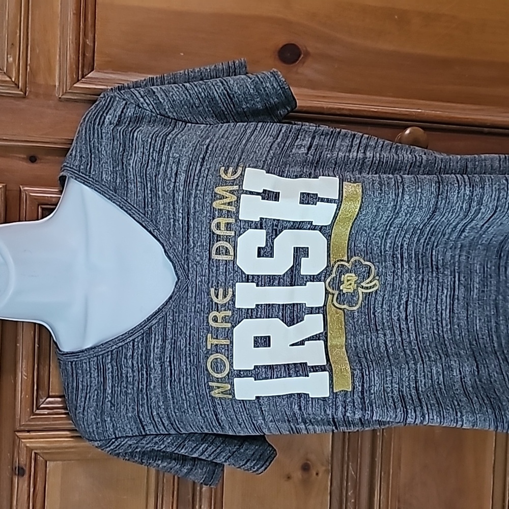 UNDER ARMOUR Lds V-neck Notre Dame Irish sz L